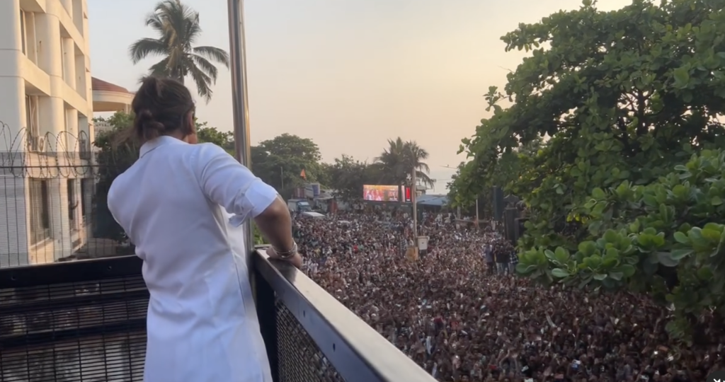 shah rukh khan education qualification